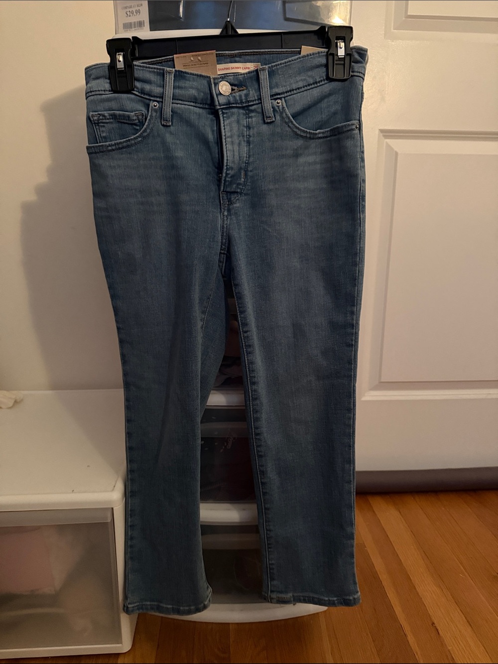 Levi’s 311 shaping skinny capri NWT